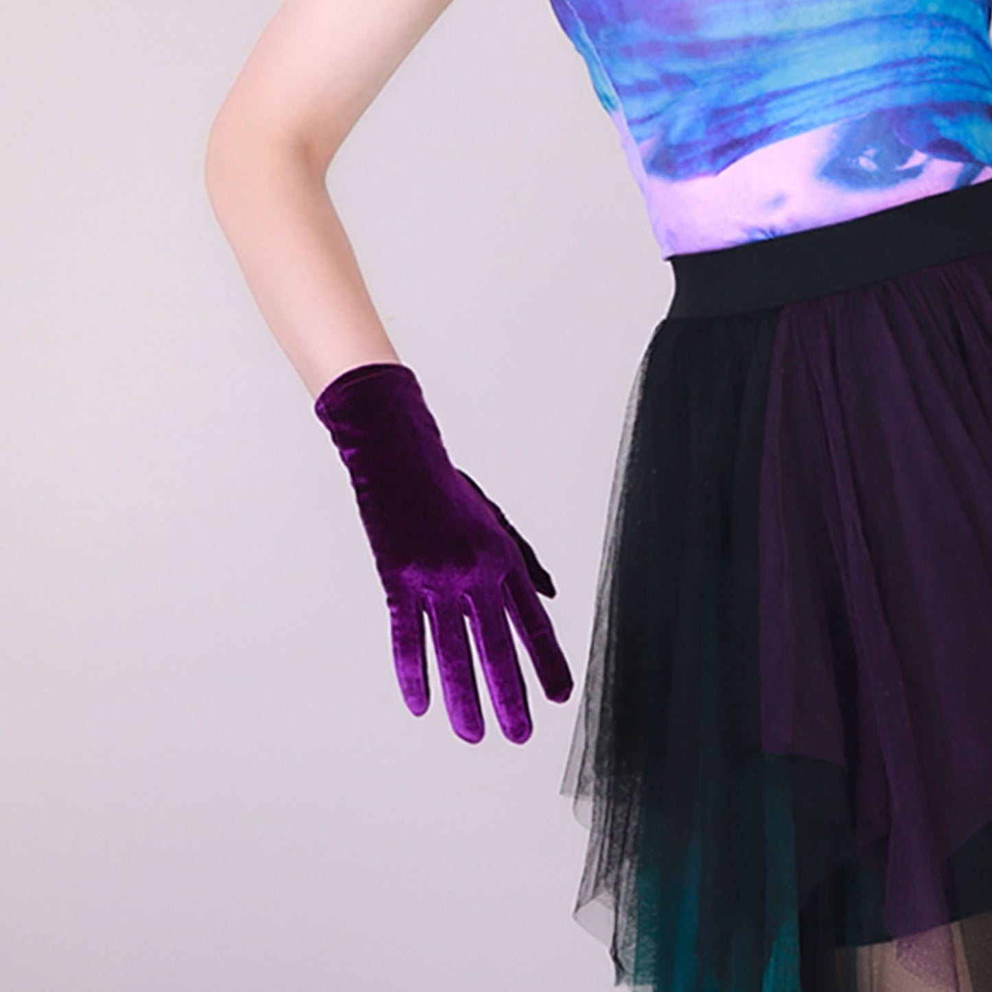 Dark Purple Velvet Gloves - Quaworth