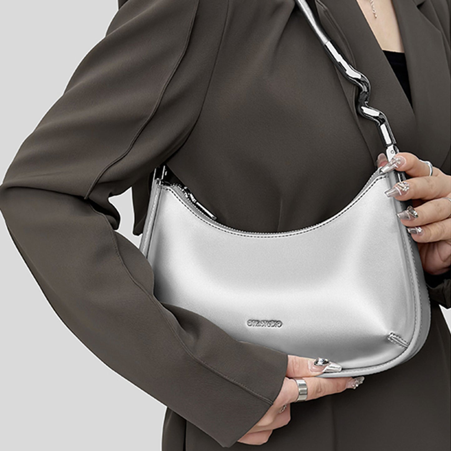 Minimalist Leather Shoulder Strap Baguette - Quaworth