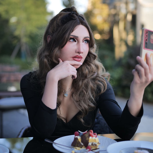 Molly 2 Silicone Mask Hollywood Version - Quaworth