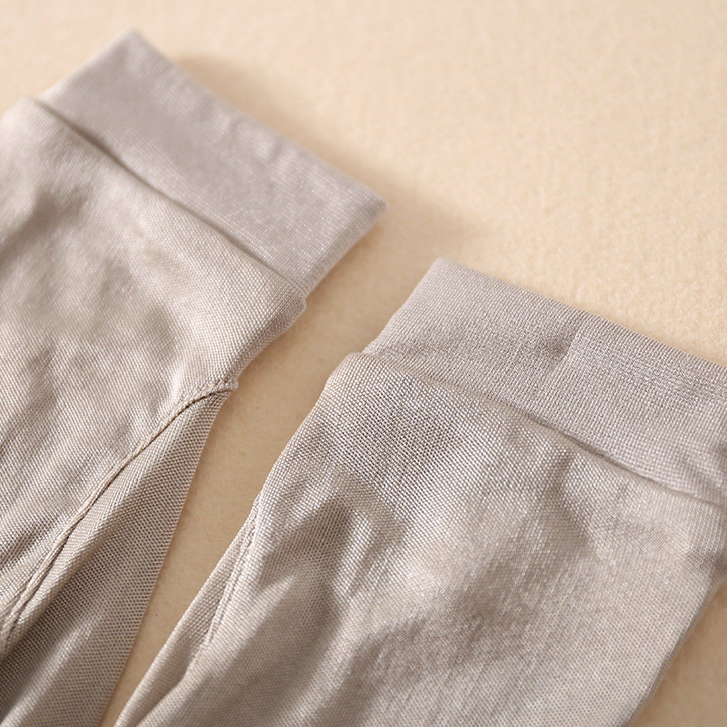Mulberry Silk Solid Color Wrist Gloves - Quaworth