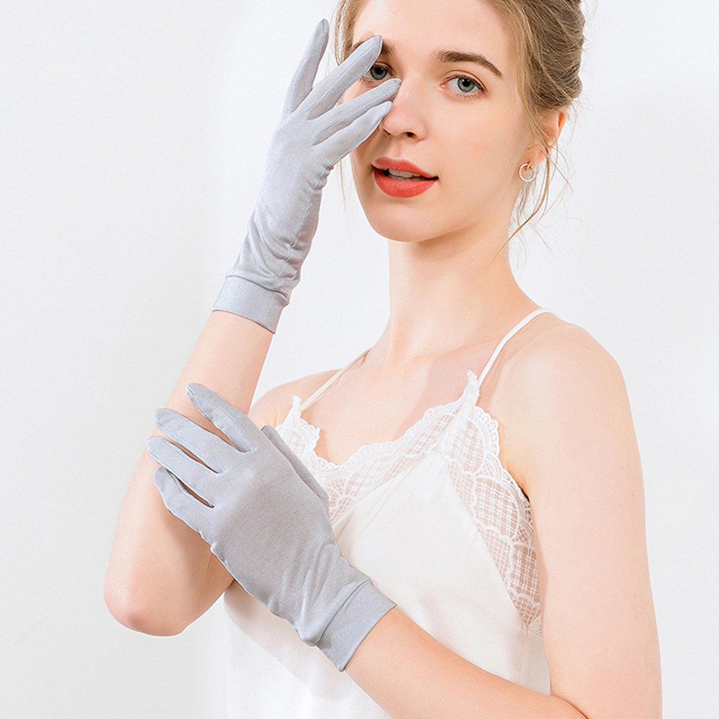 Mulberry Silk Solid Color Wrist Gloves - Quaworth