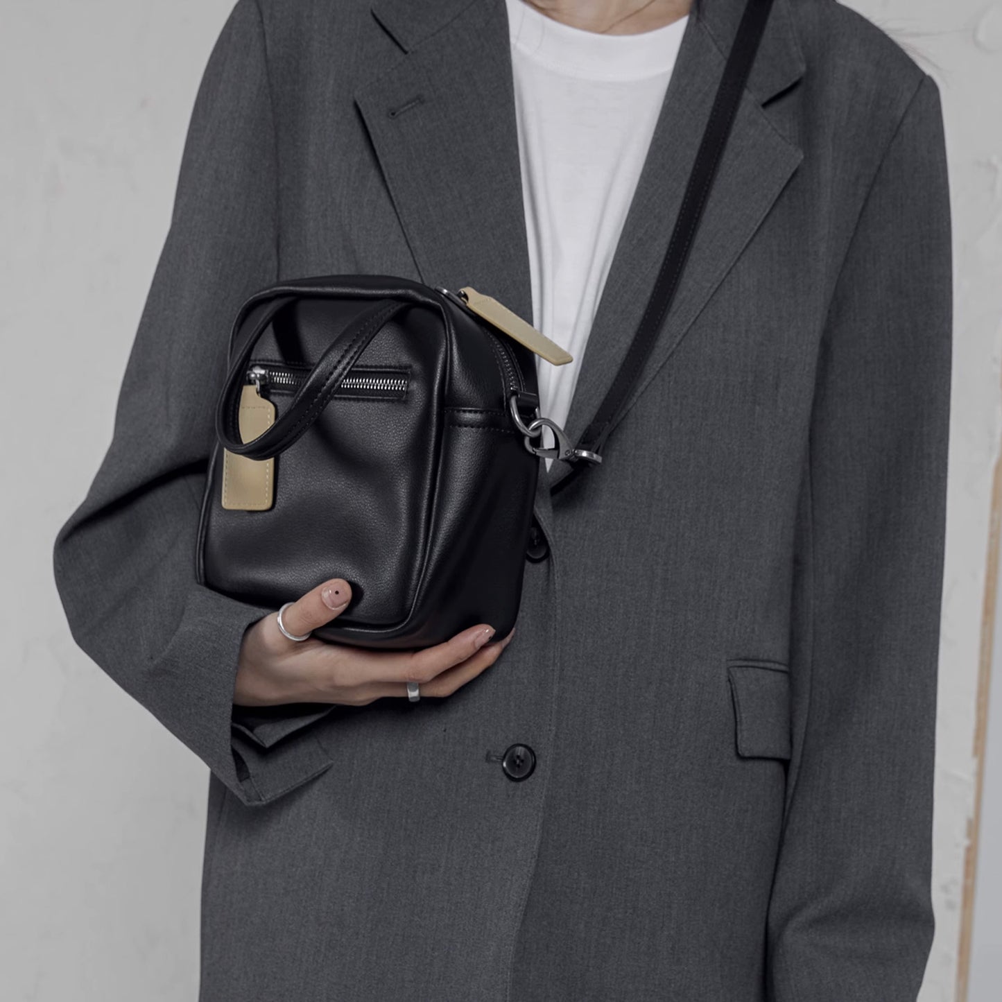 Black Sugar Cream Crossbody Rounded Corner Square Bag - Quaworth