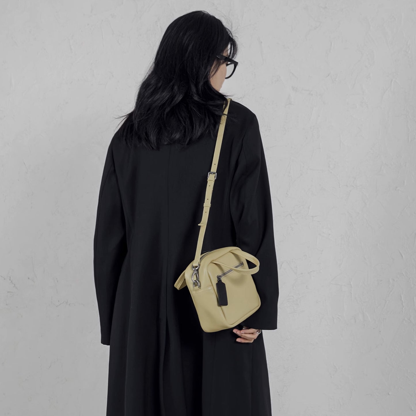 Black Sugar Cream Crossbody Rounded Corner Square Bag - Quaworth