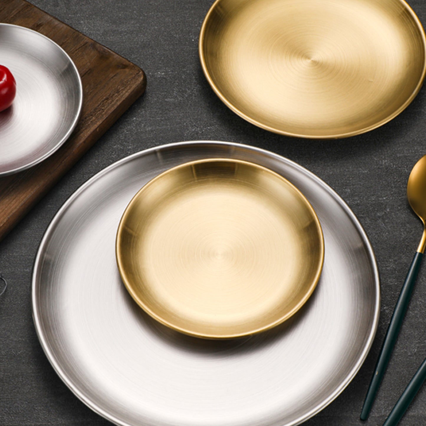 Stainless Steel Brushed Round Dinner Plate - Quaworth