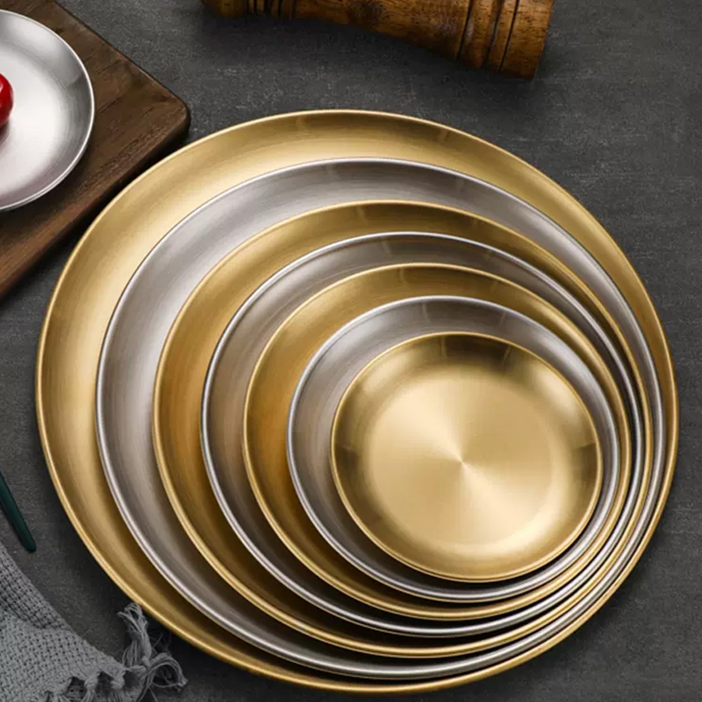 Stainless Steel Brushed Round Dinner Plate - Quaworth