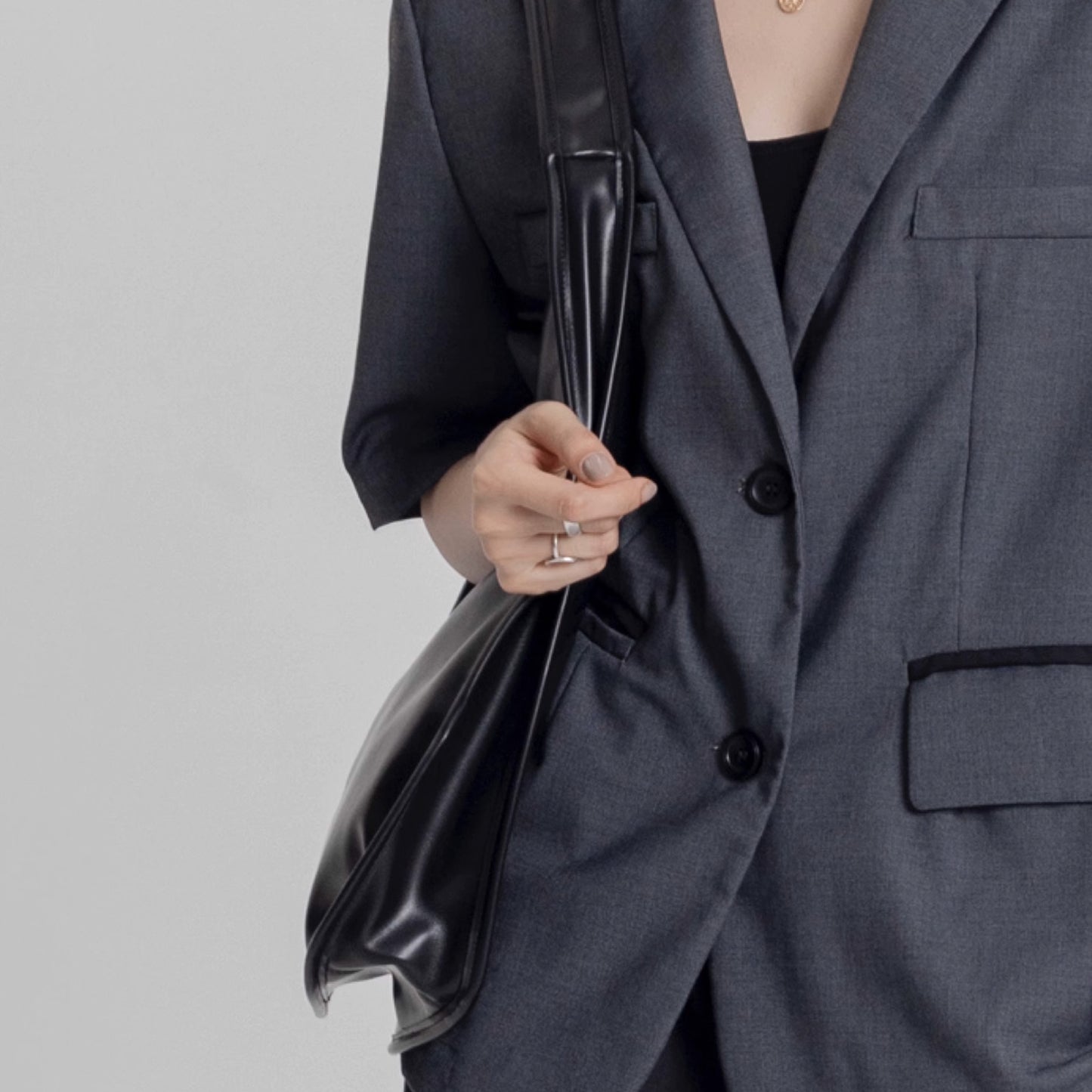 Black Swan Minimalist Wide Shoulder Strap Tote Bag - Quaworth