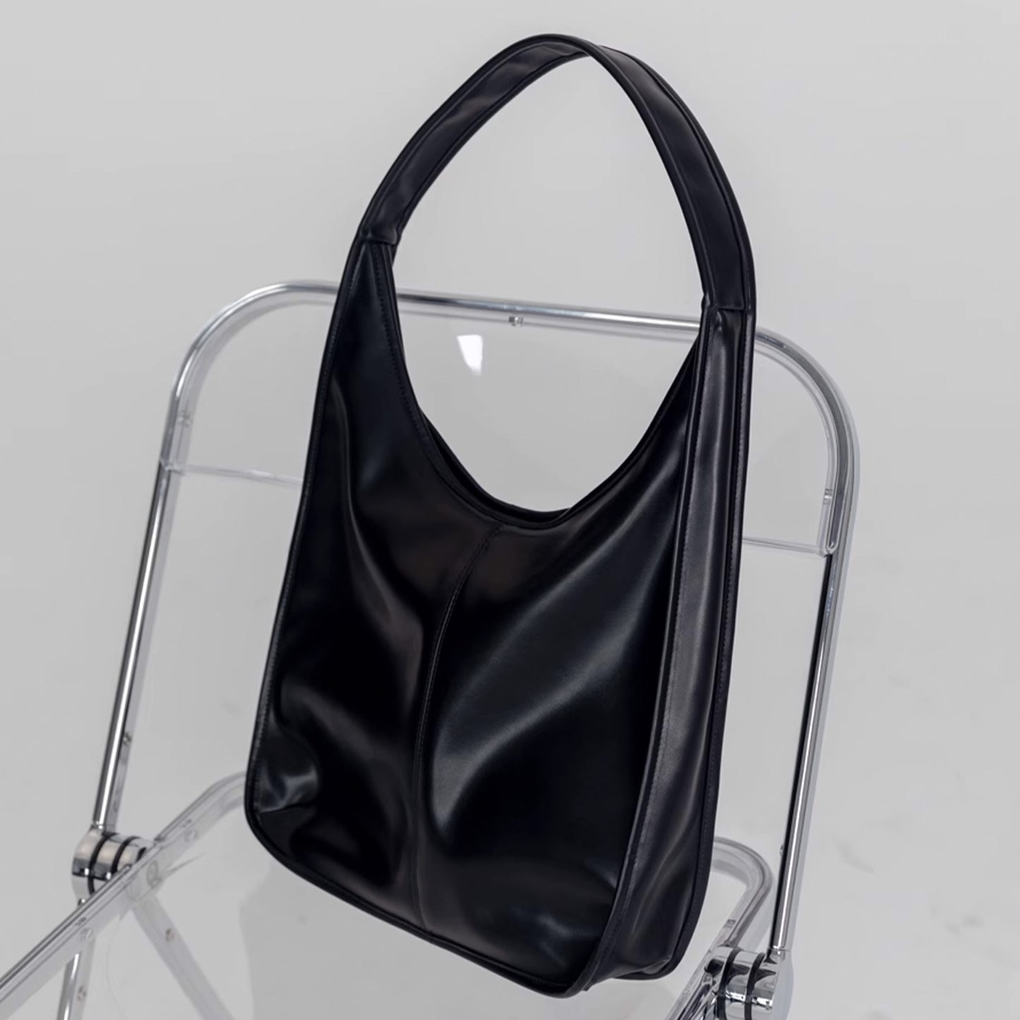 Black Swan Minimalist Wide Shoulder Strap Tote Bag - Quaworth