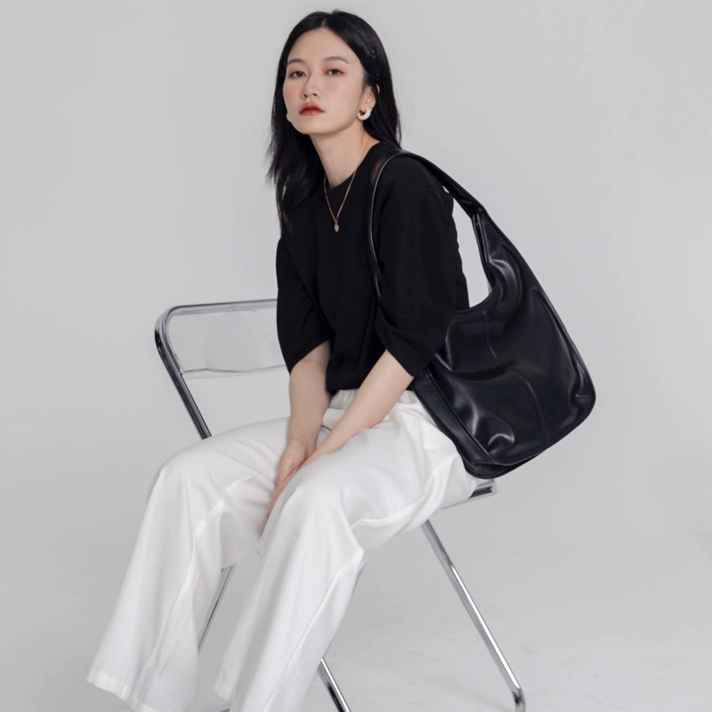 Black Swan Minimalist Wide Shoulder Strap Tote Bag - Quaworth