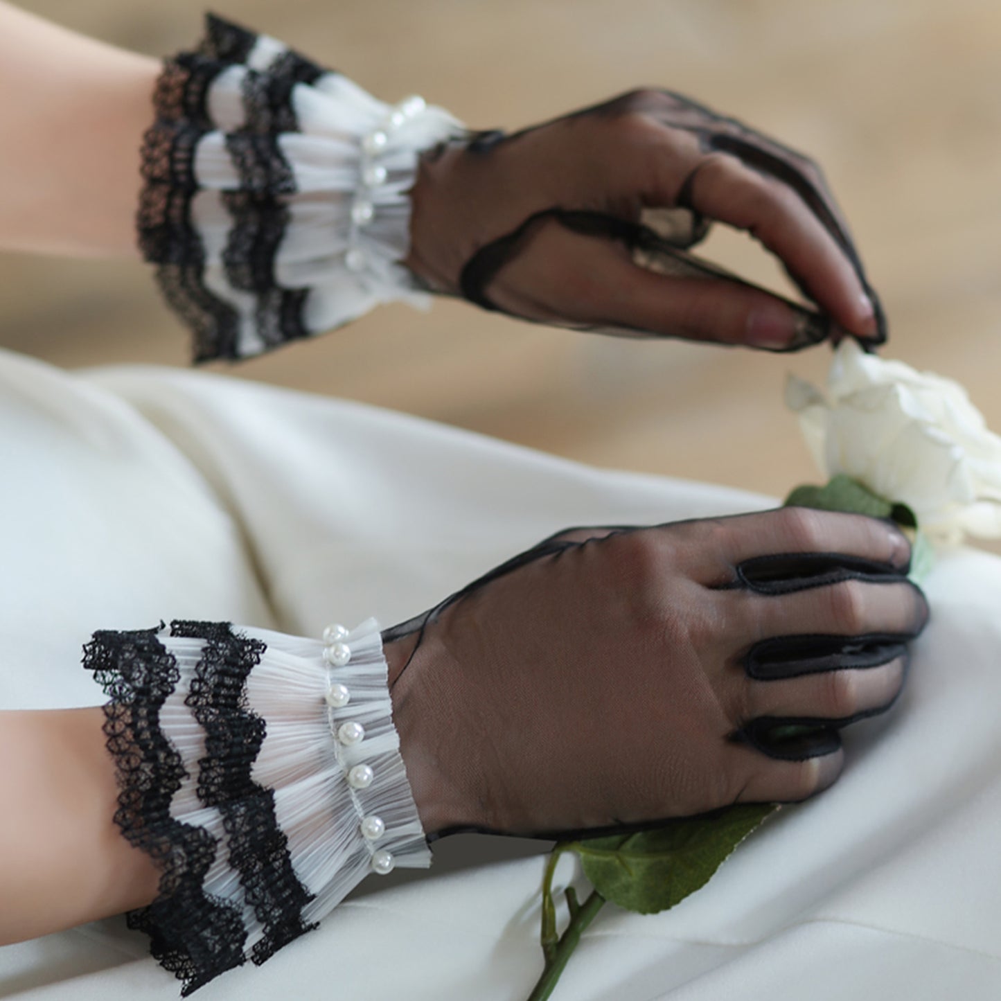 Tulle Frill Pearl Cuff Wrist Gloves - Quaworth