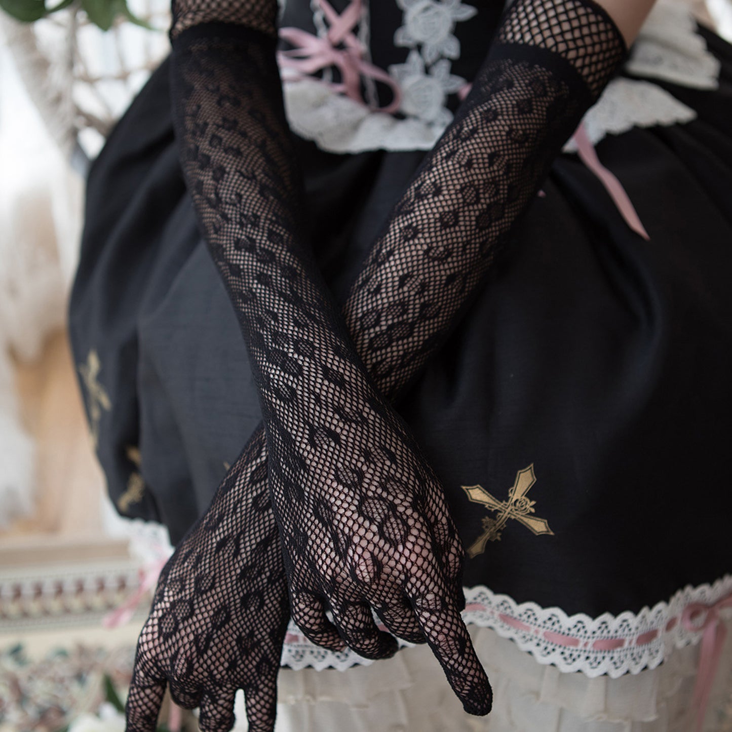 Fishnet Mesh Floral Jacquard Over Elbow Gloves - Quaworth