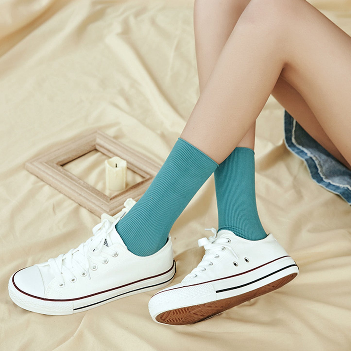 Solid Color Loose Crew Socks - Quaworth