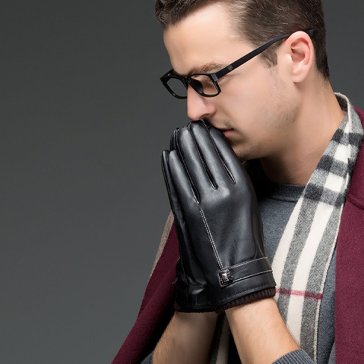 Unisex Seam Detail Fleece Lined Thermal Vegan Leather Touch Screen Wrist Gloves - Quaworth