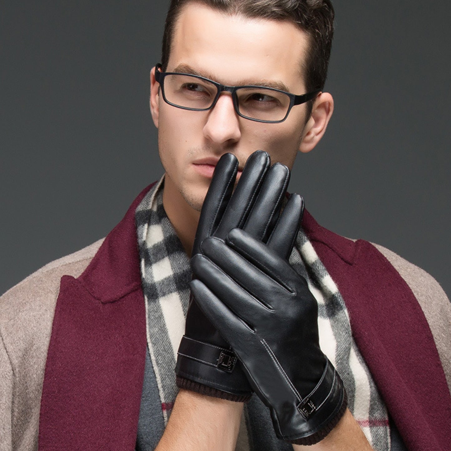 Unisex Seam Detail Fleece Lined Thermal Vegan Leather Touch Screen Wrist Gloves - Quaworth