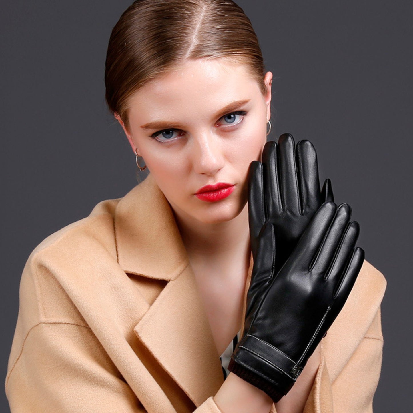 Unisex Seam Detail Fleece Lined Thermal Vegan Leather Touch Screen Wrist Gloves - Quaworth