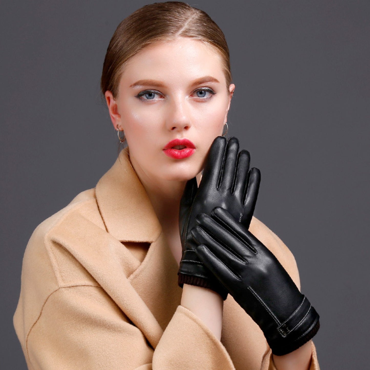 Unisex Seam Detail Fleece Lined Thermal Vegan Leather Touch Screen Wrist Gloves - Quaworth