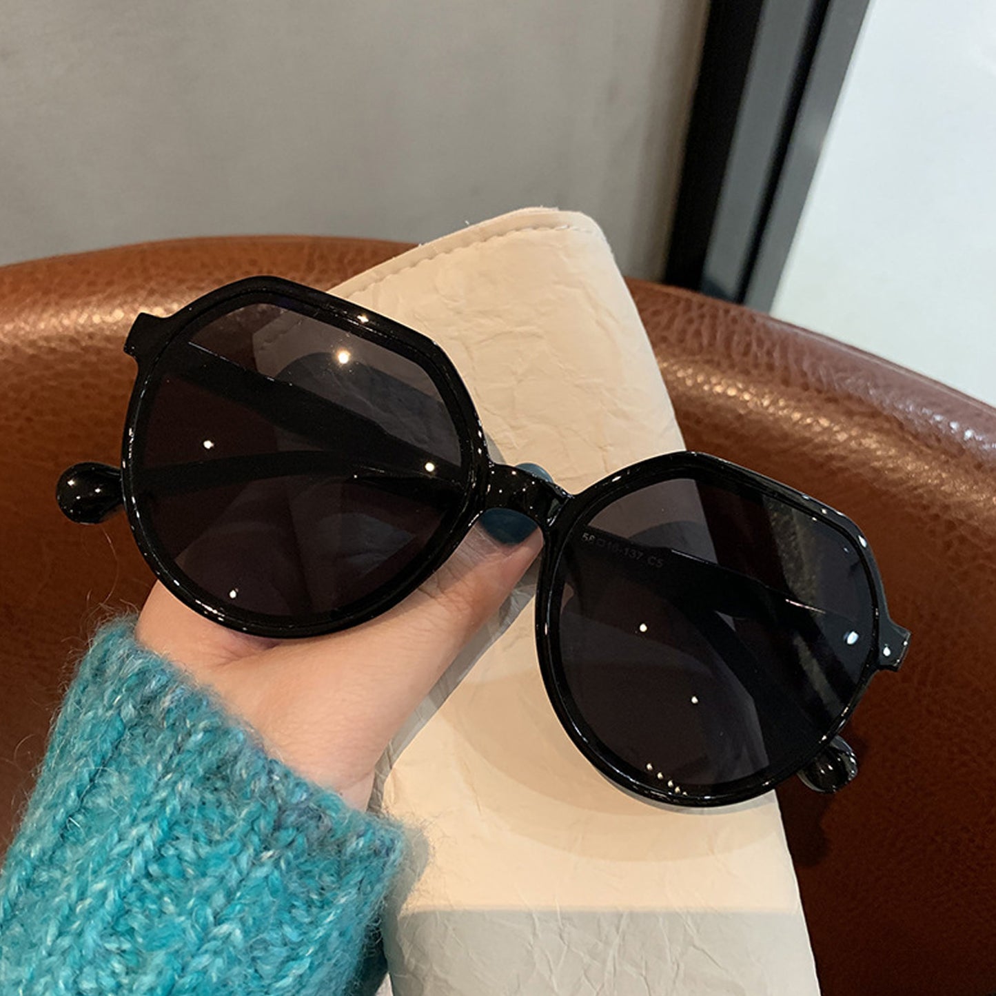 Round Flat Top Frame Sunglasses - Quaworth