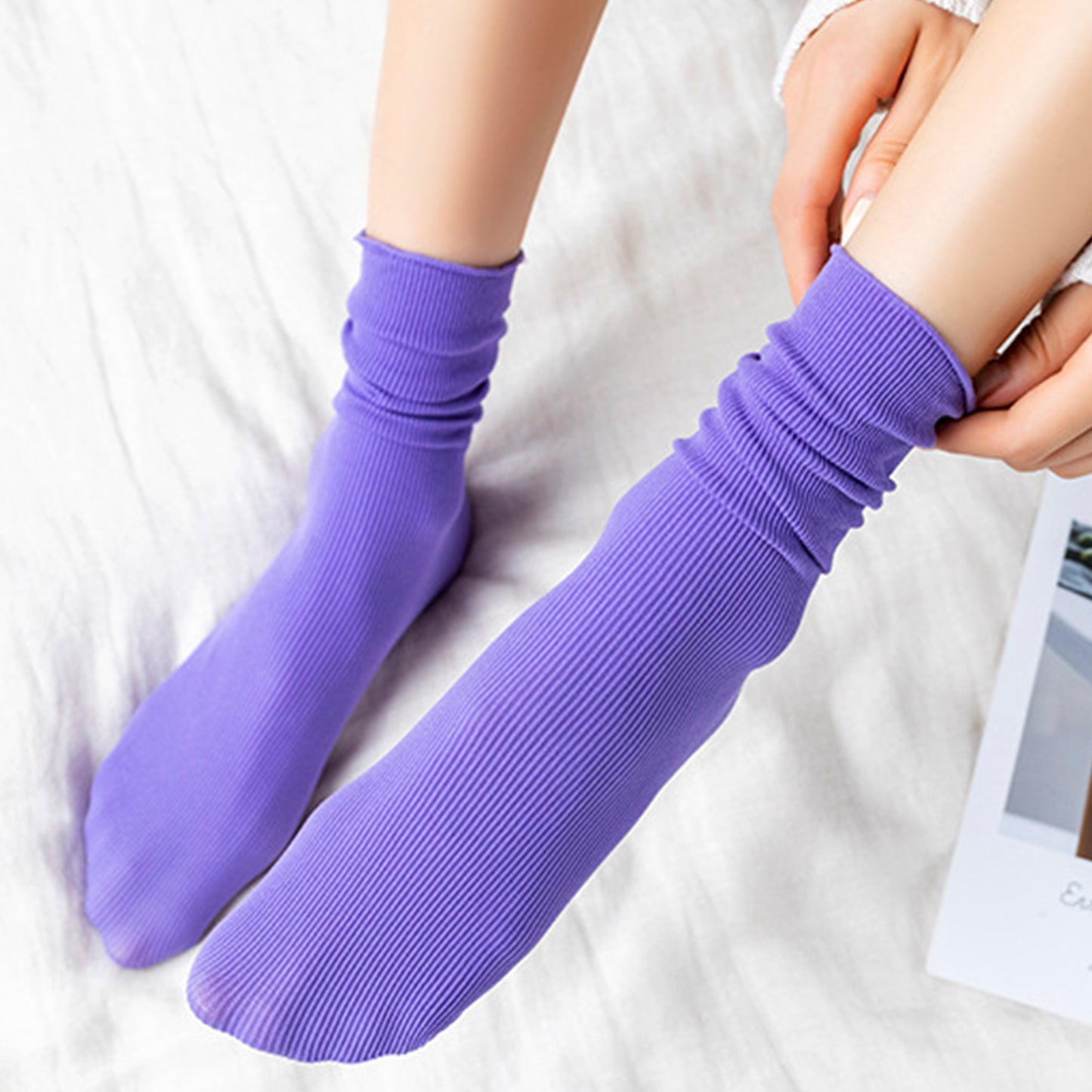 Solid Color Loose Crew Socks - Quaworth