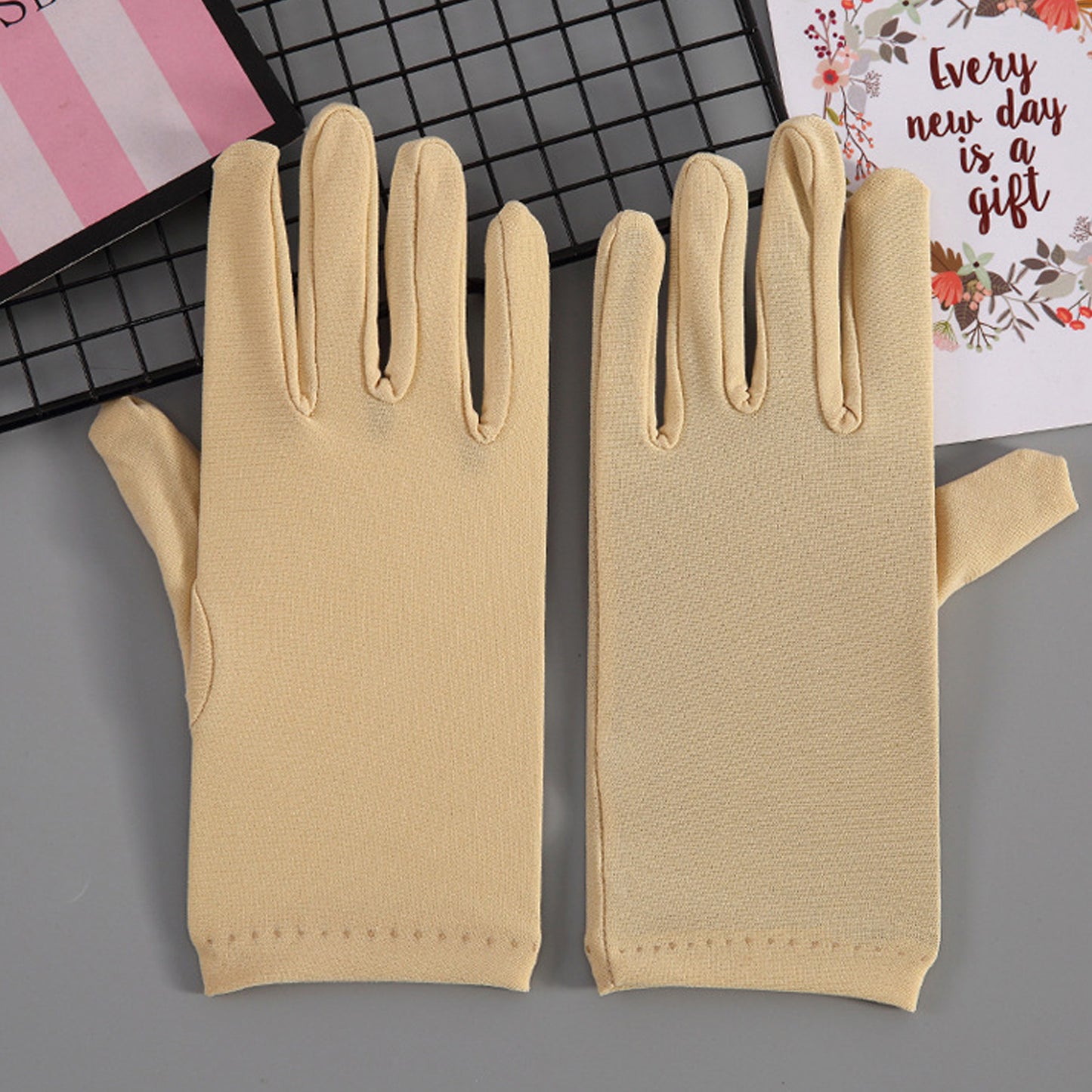 Milk Fiber Solid Color Wrist Gloves - Quaworth