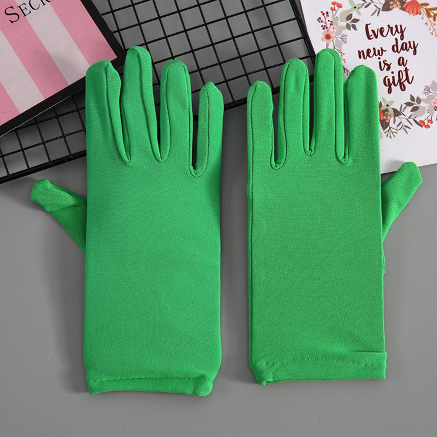 Milk Fiber Solid Color Wrist Gloves - Quaworth