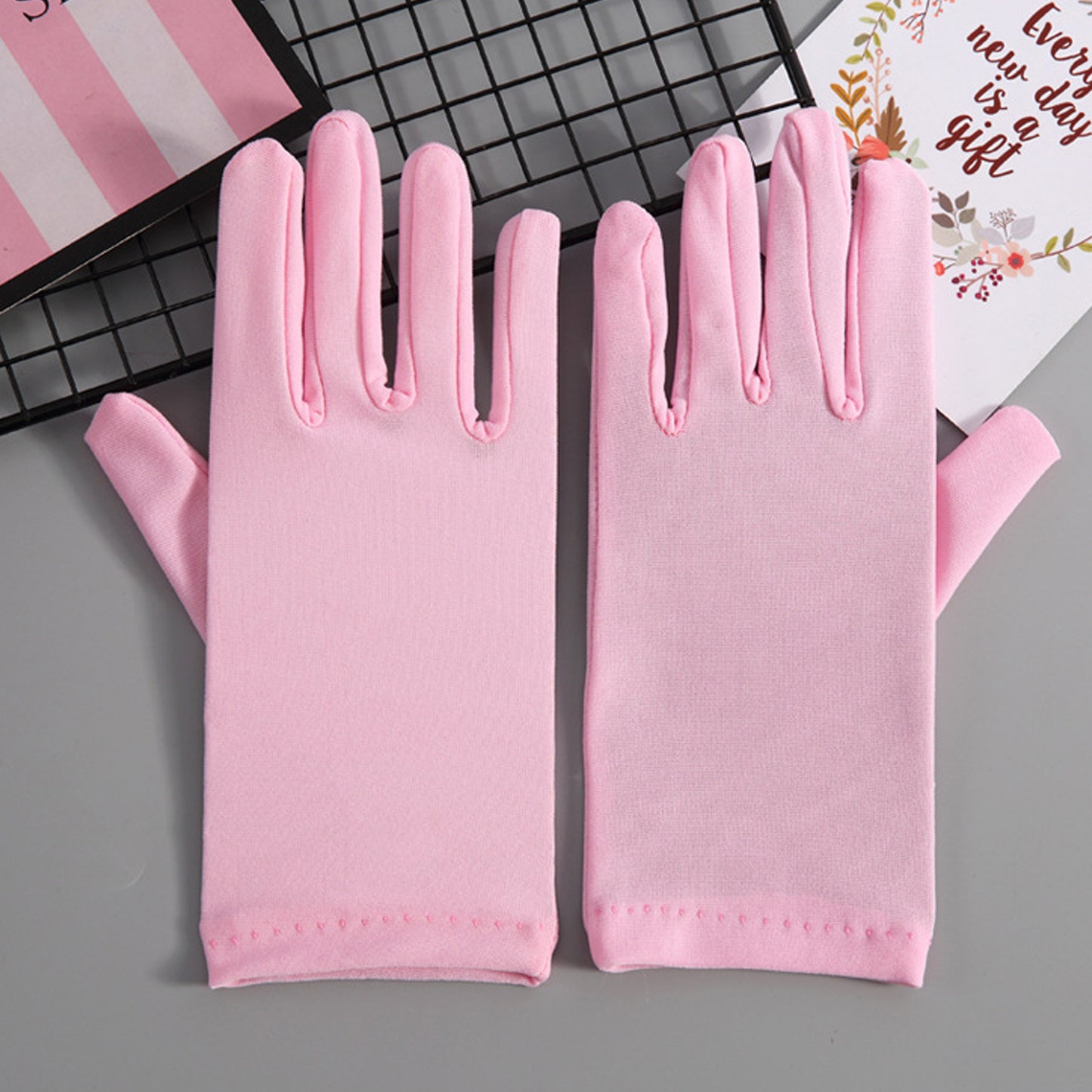 Milk Fiber Solid Color Wrist Gloves - Quaworth