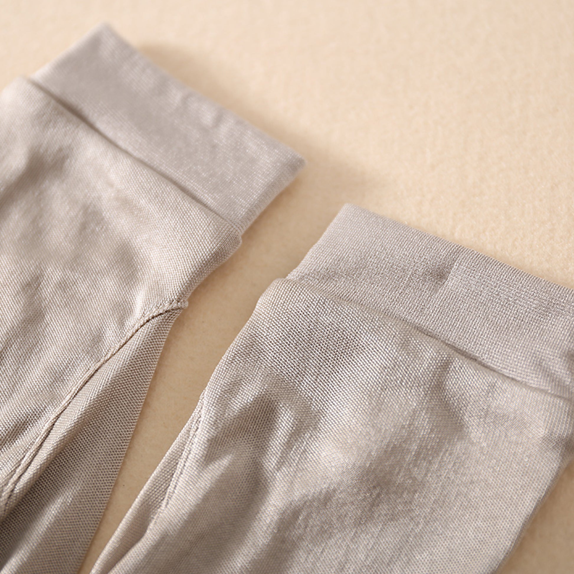 Mulberry Silk Solid Color Wrist Gloves - Quaworth