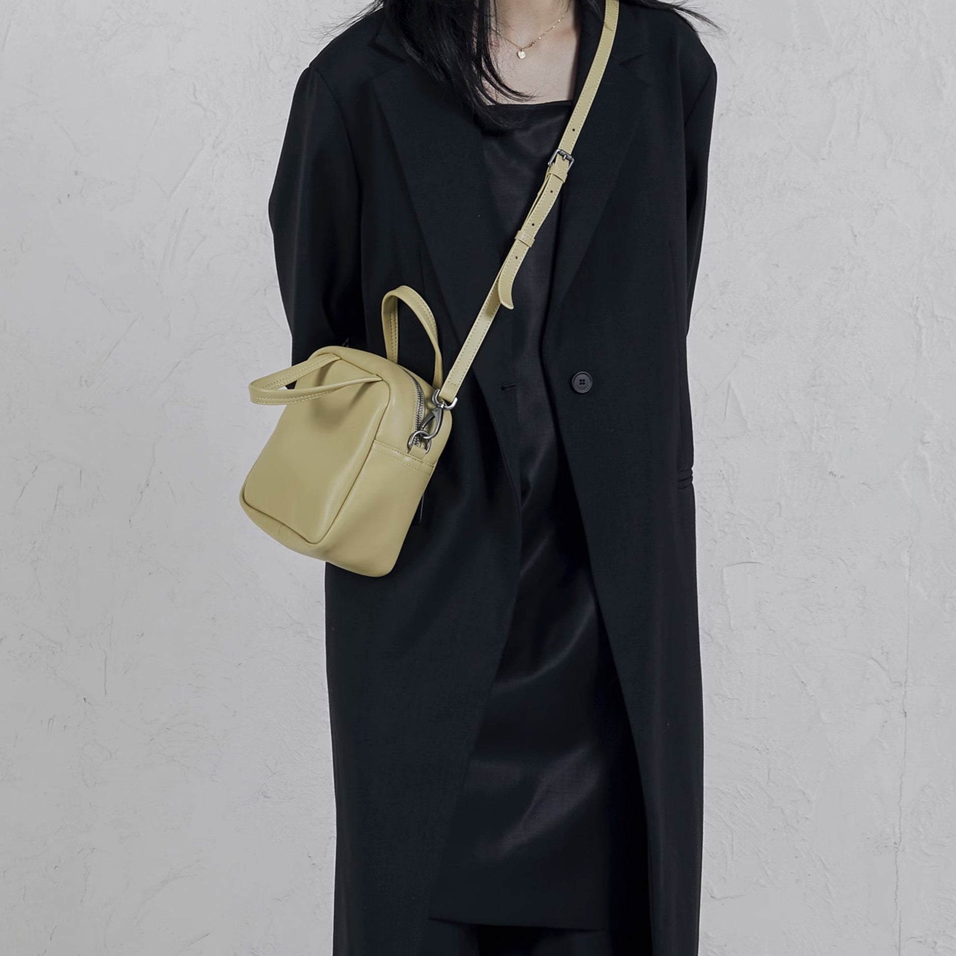 Black Sugar Cream Crossbody Rounded Corner Square Bag - Quaworth