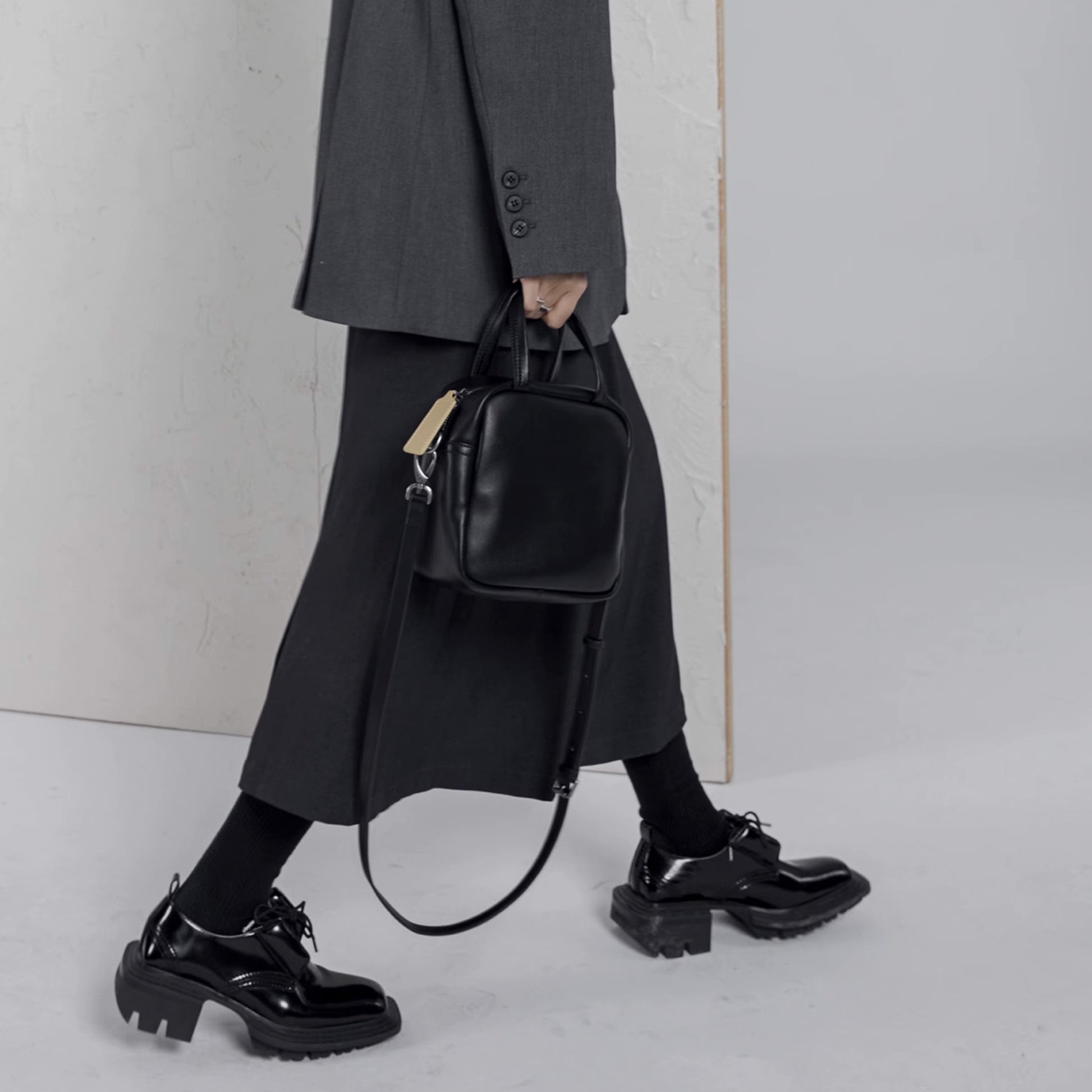 Black Sugar Cream Crossbody Rounded Corner Square Bag - Quaworth