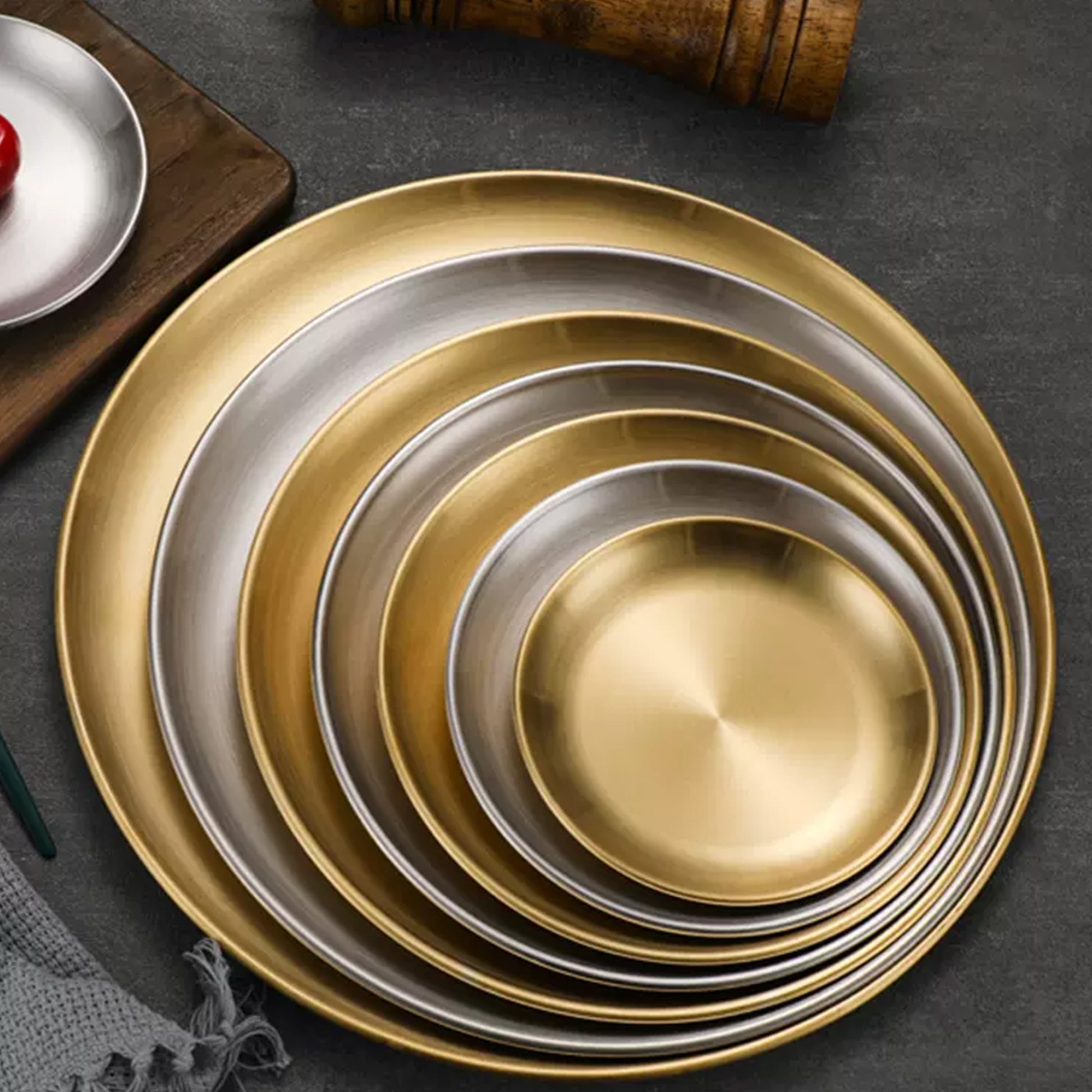 Stainless Steel Brushed Round Dinner Plate - Quaworth