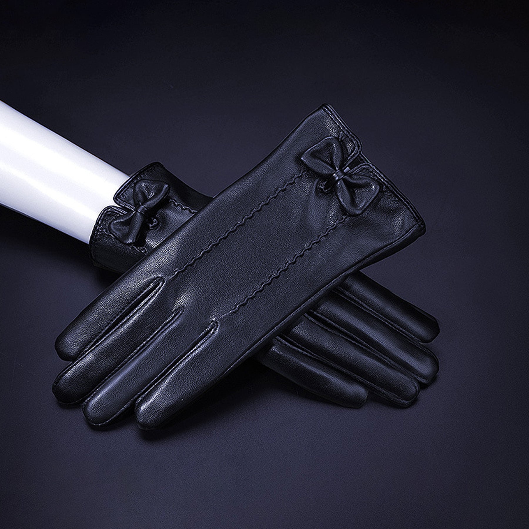 Solid Color Bowknot Seam Detail Thermal Vegan Leather Touch Screen Wrist Gloves - Quaworth