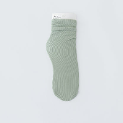 Solid Color Loose Crew Socks - Quaworth